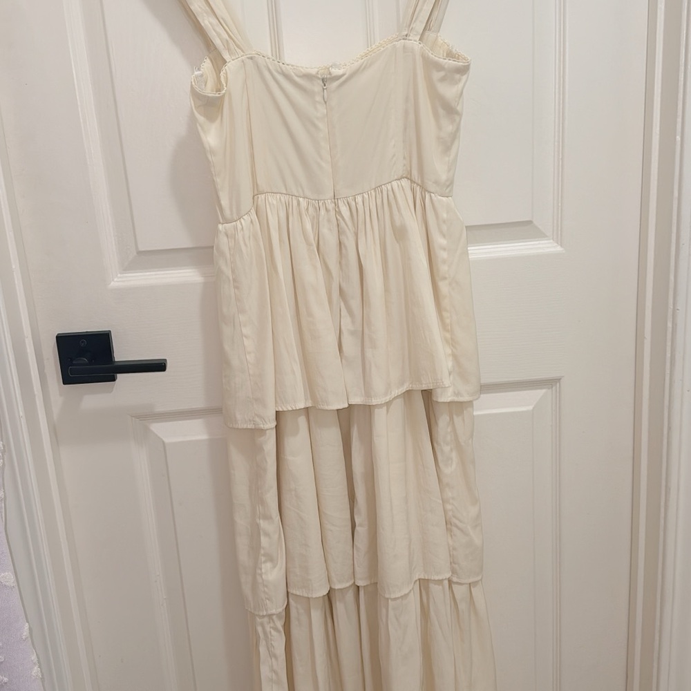 WeWoreWhat Cream Tiered Midi Dress - Picture 7 of 7
